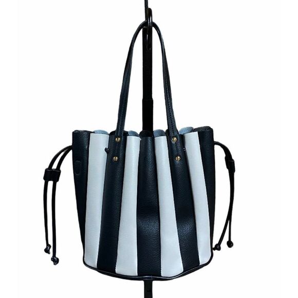 Diophy Vegan Black & White Cinch Shoulder Bag NWT - Picture 1 of 8
